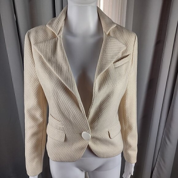 BCBGMaxAzria 100% Wool Cream One Button Blazer With Faux Pockets. Size 2 - Picture 2 of 12